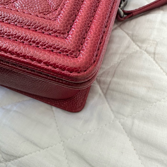 Chanel crossover Boy bag in great condition. It’s the new medium size. - Picture 5 of 5